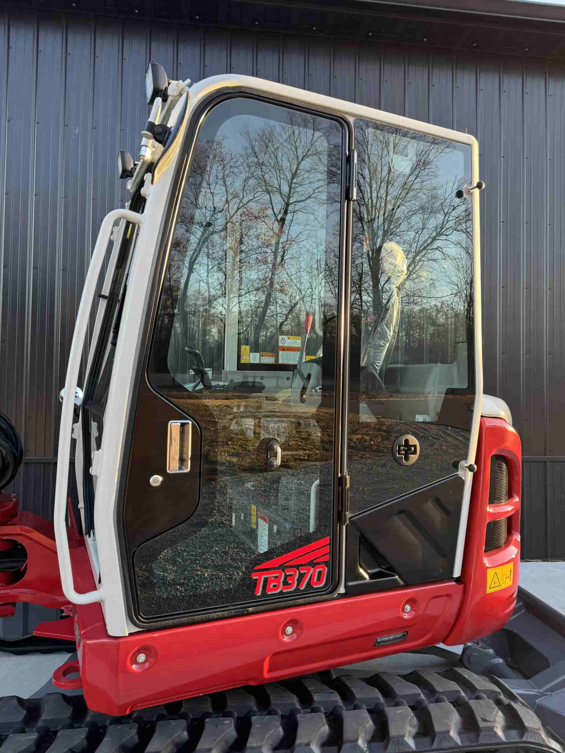 2022 TAKEUCHI TB370 4 Buckets
